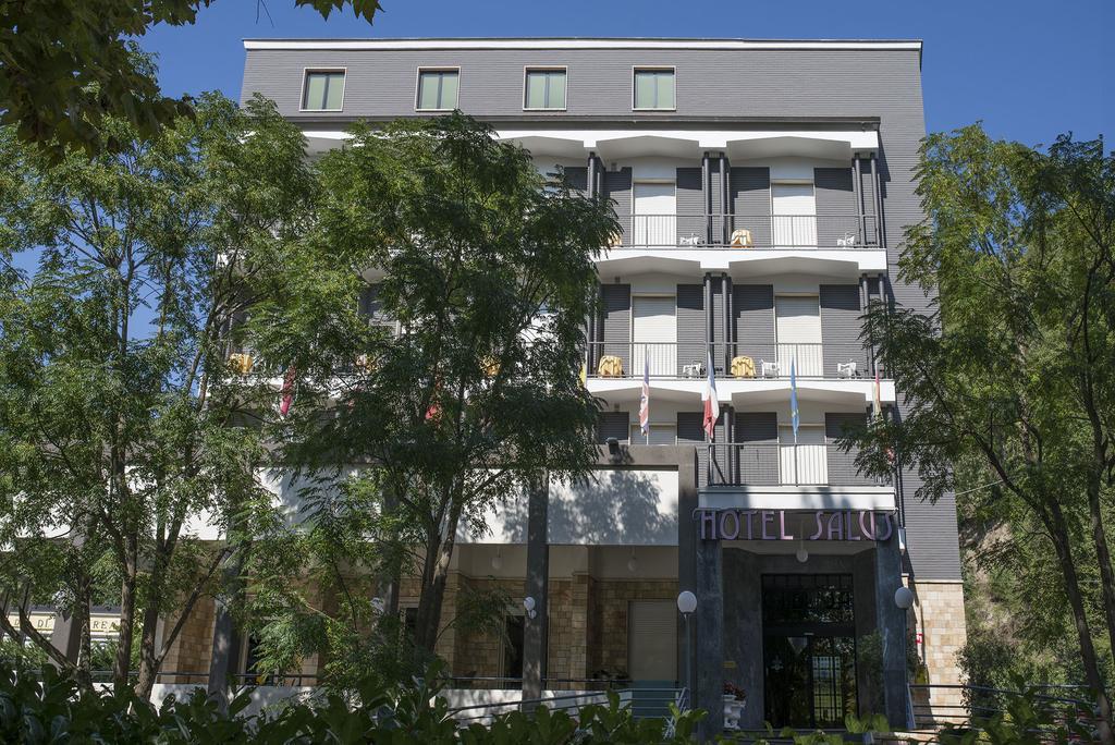 Hotel Salus 산트안드레아바그니 외부 사진