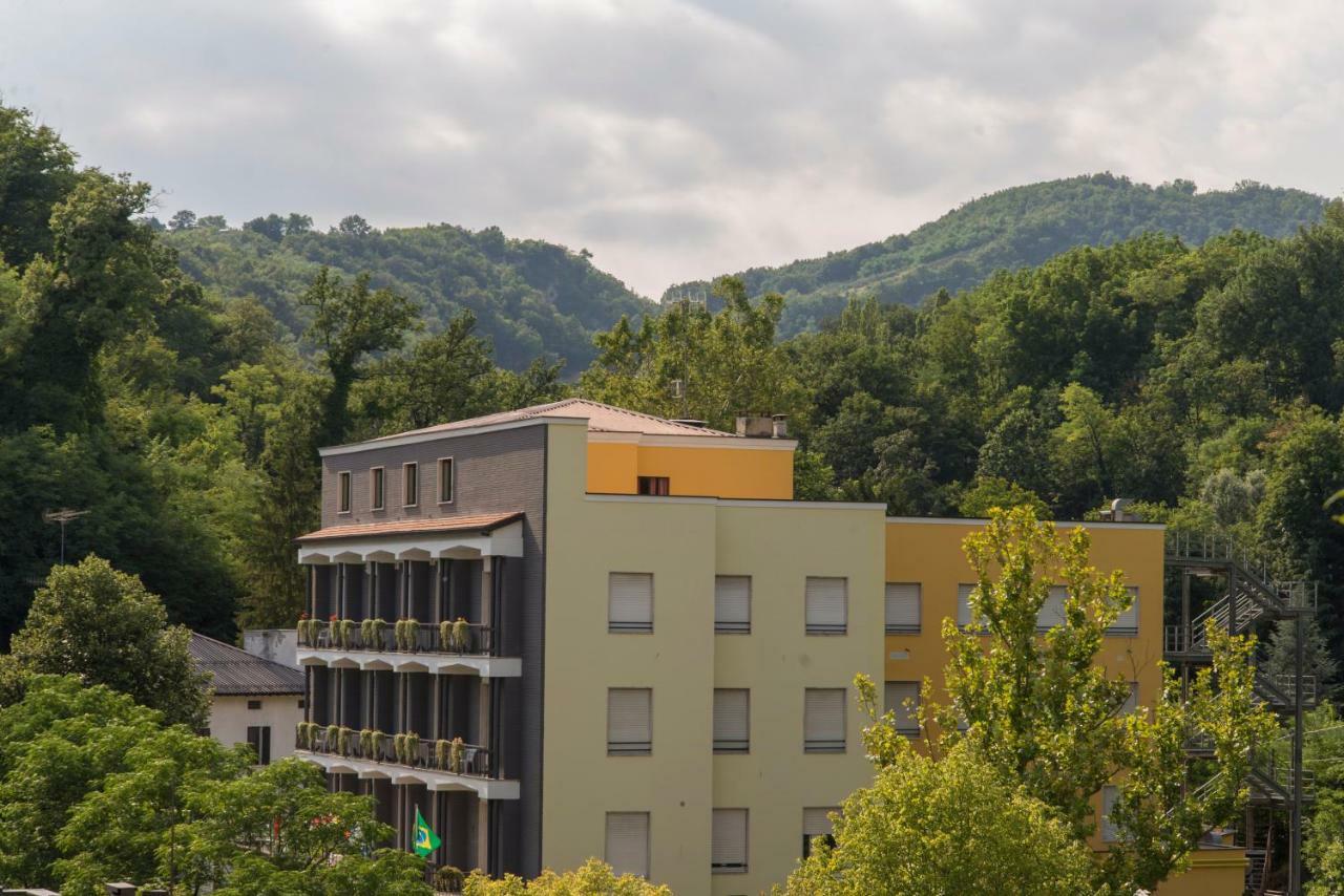 Hotel Salus 산트안드레아바그니 외부 사진